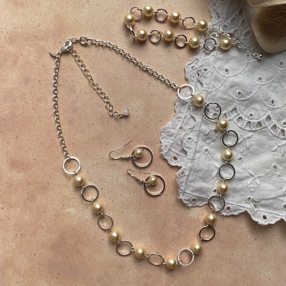 Avon Pearlesque Open Link 3-Piece Set - Picture 5 of 8